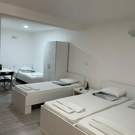 Tiki Apartments Gyevgyelija Kültér fotó