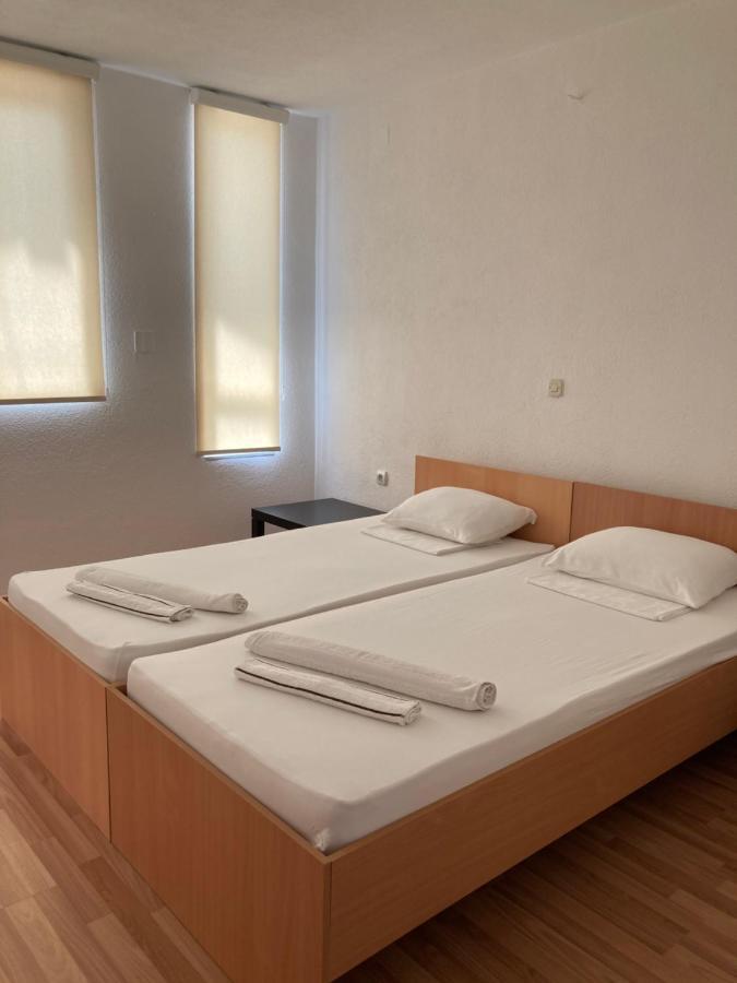 Tiki Apartments Gyevgyelija Kültér fotó