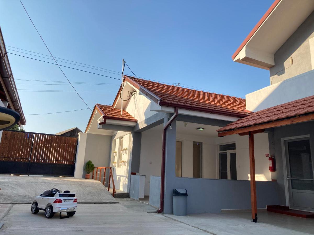 Tiki Apartments Gyevgyelija Kültér fotó