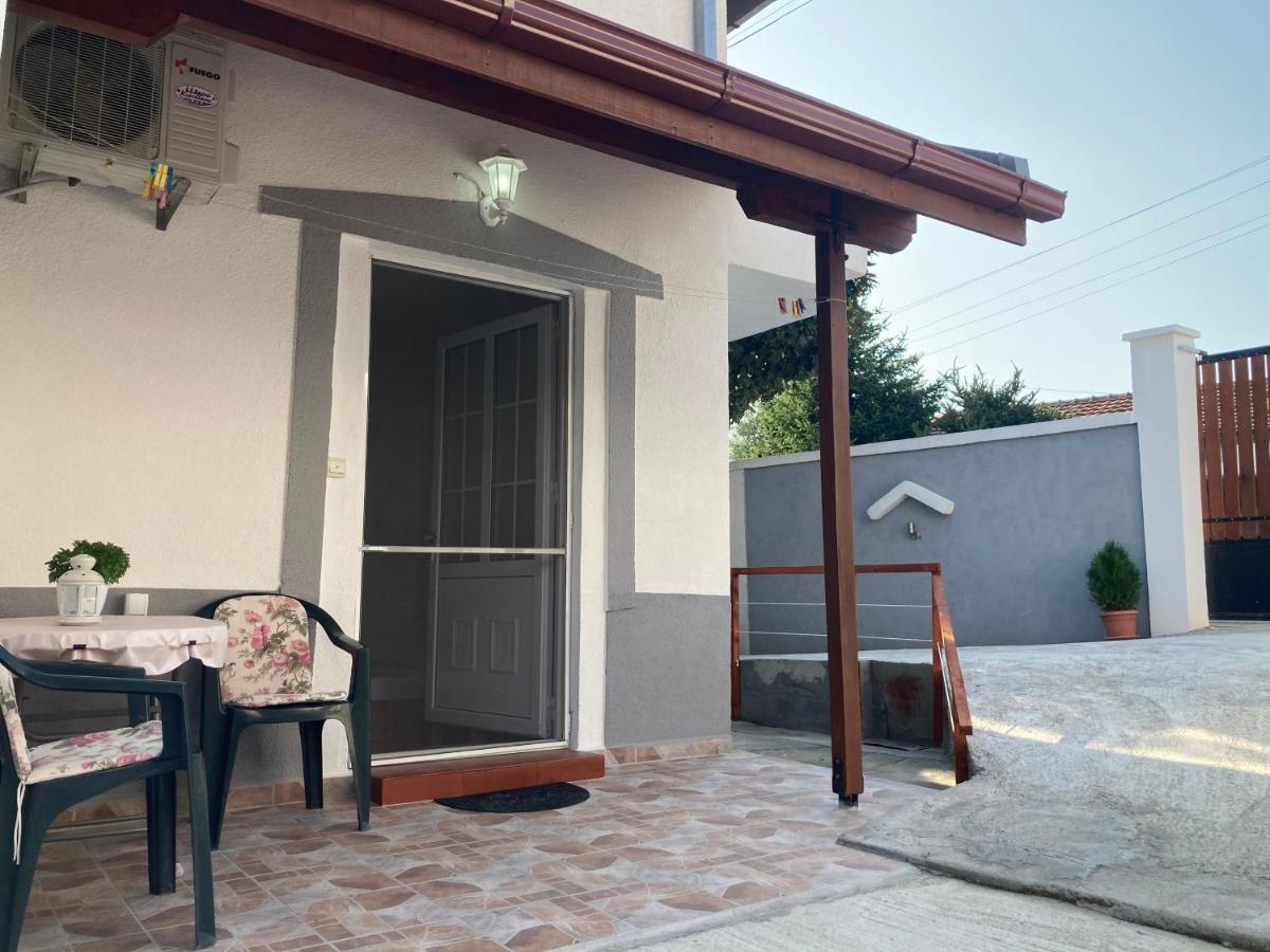 Tiki Apartments Gyevgyelija Kültér fotó