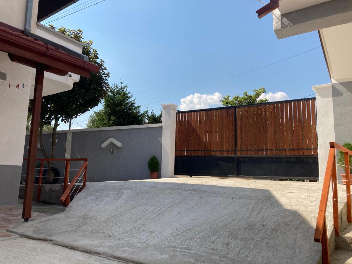 Tiki Apartments Gyevgyelija Kültér fotó