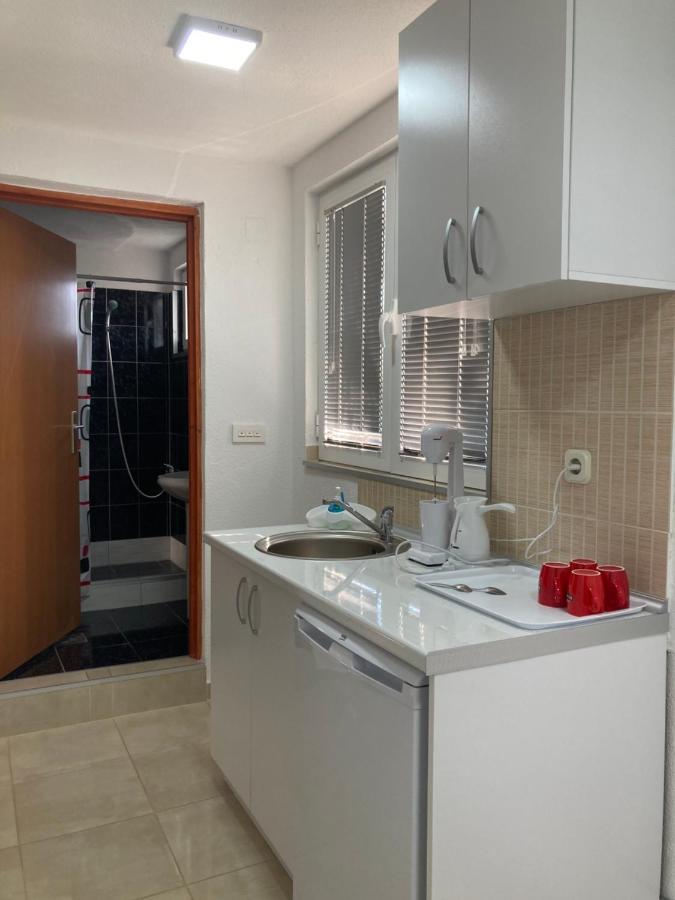 Tiki Apartments Gyevgyelija Kültér fotó