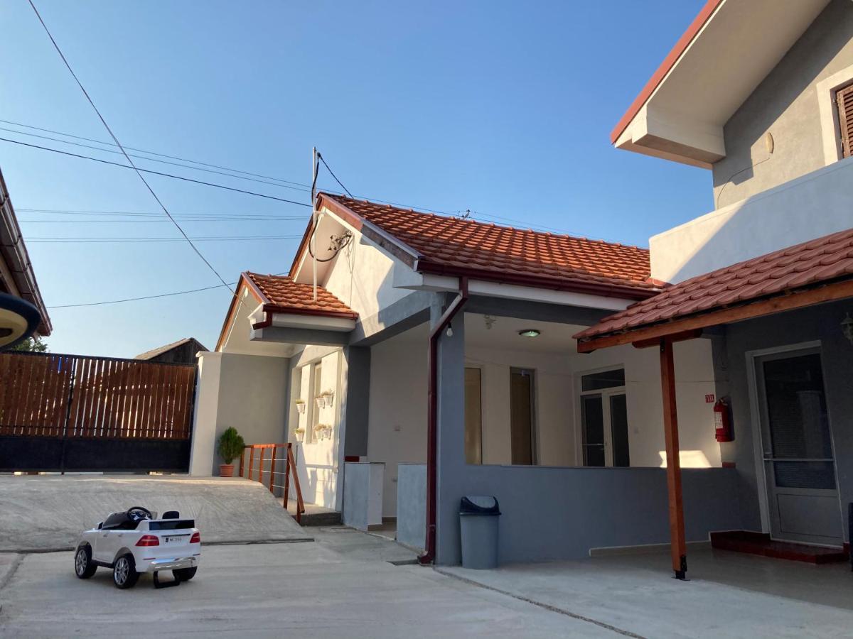 Tiki Apartments Gyevgyelija Kültér fotó