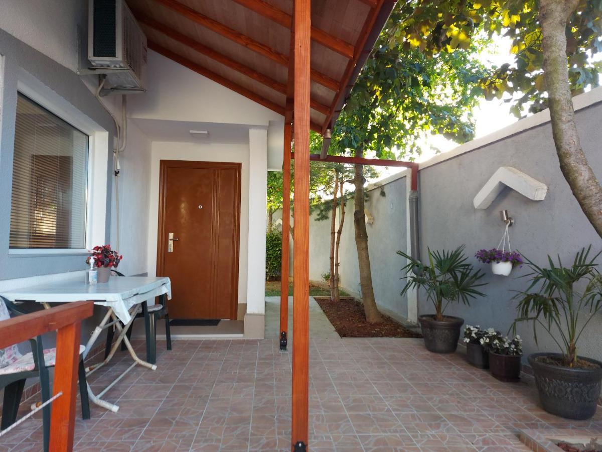 Tiki Apartments Gyevgyelija Kültér fotó
