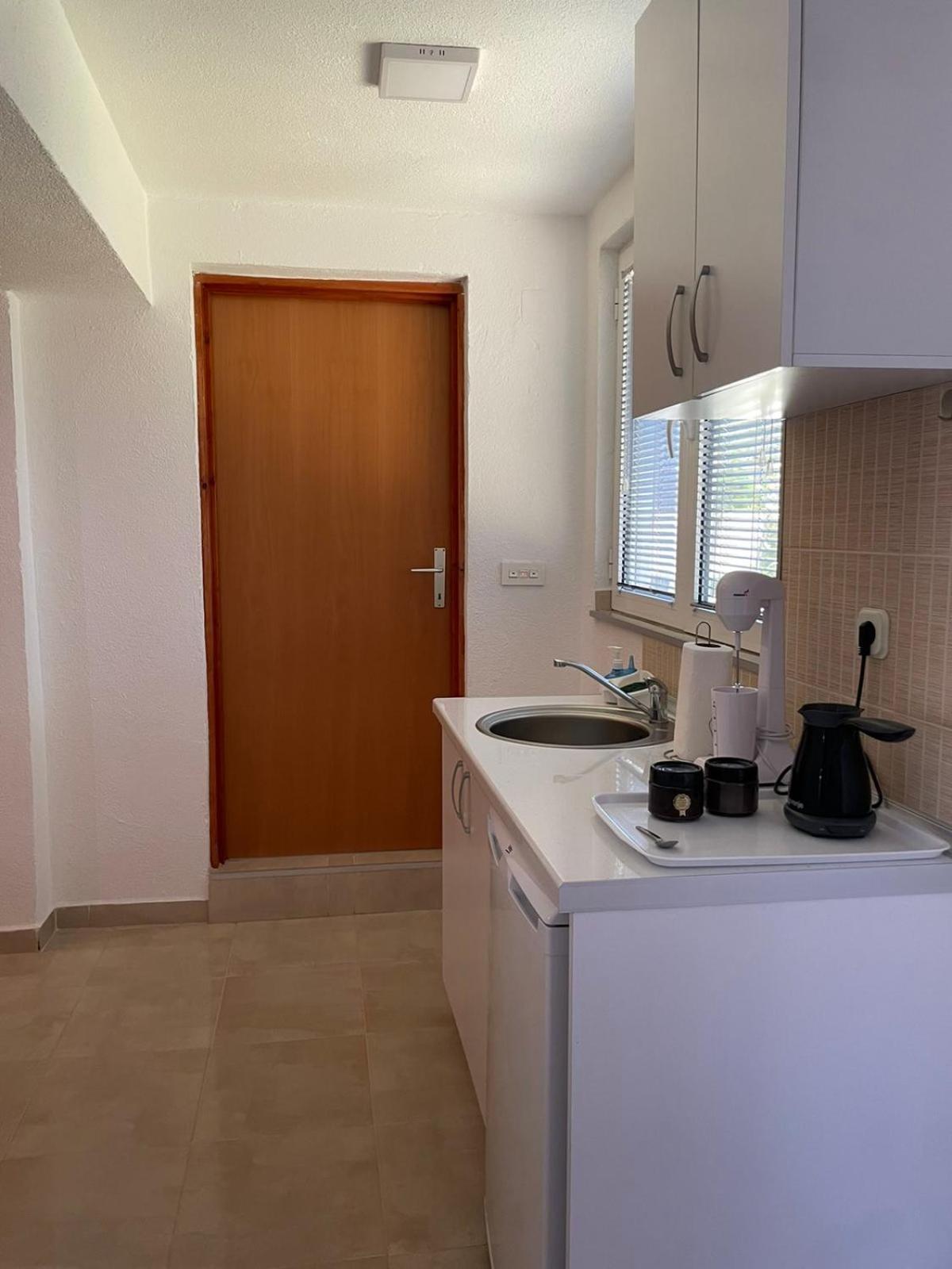 Tiki Apartments Gyevgyelija Kültér fotó