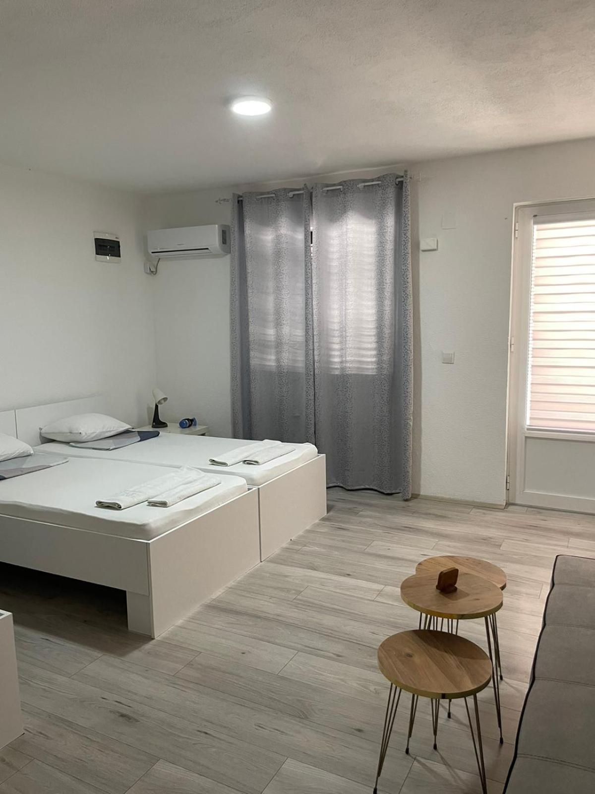 Tiki Apartments Gyevgyelija Kültér fotó