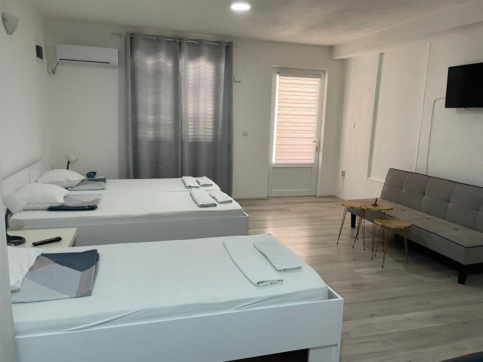 Tiki Apartments Gyevgyelija Kültér fotó