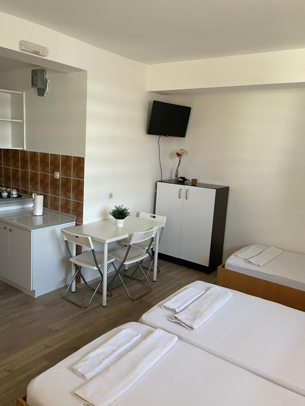 Tiki Apartments Gyevgyelija Kültér fotó