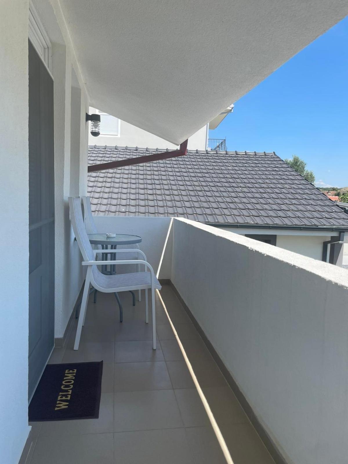 Tiki Apartments Gyevgyelija Kültér fotó