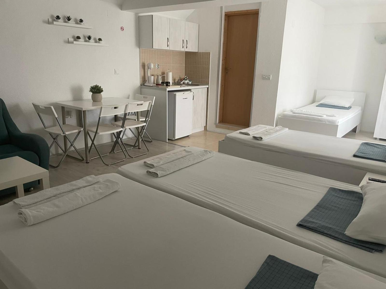 Tiki Apartments Gyevgyelija Kültér fotó