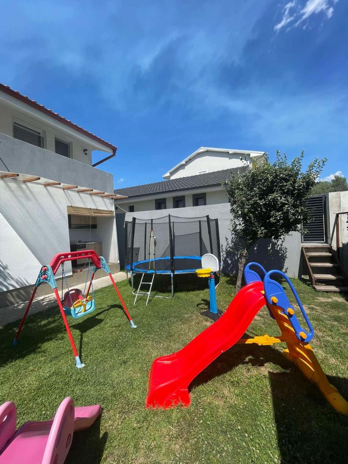 Tiki Apartments Gyevgyelija Kültér fotó