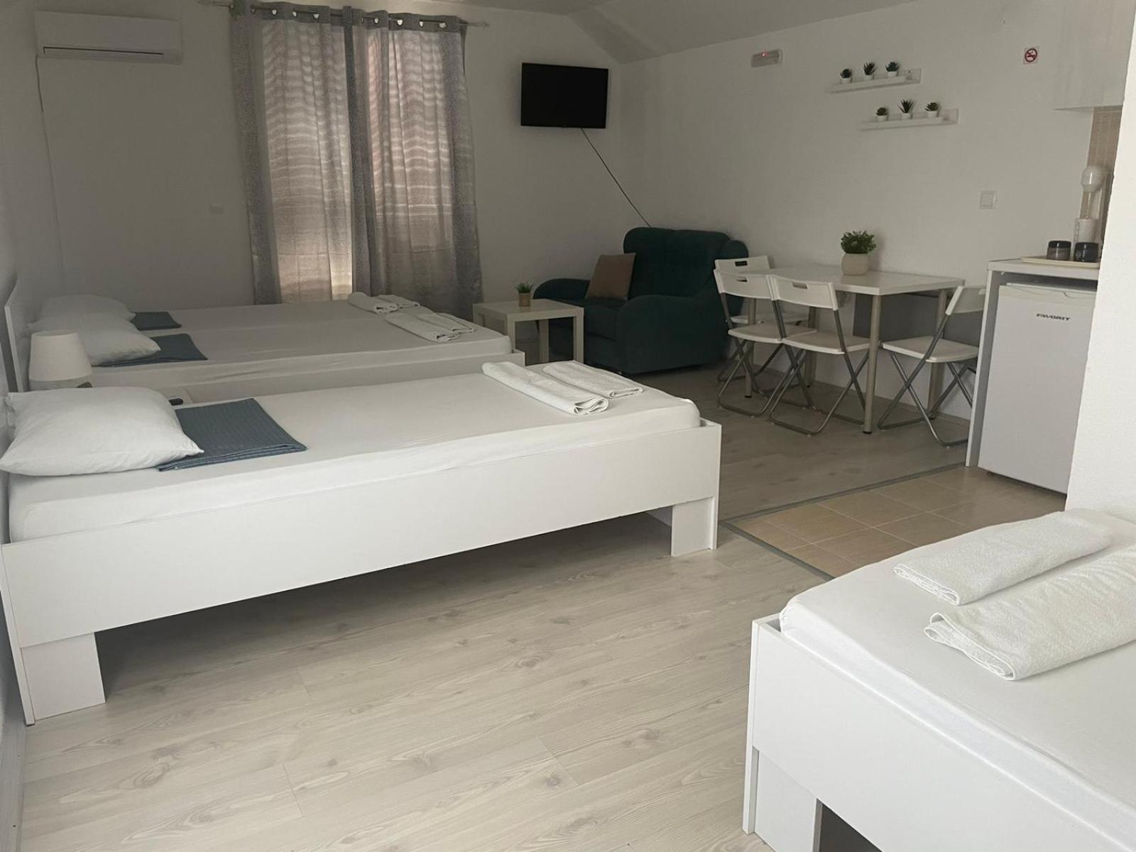 Tiki Apartments Gyevgyelija Kültér fotó